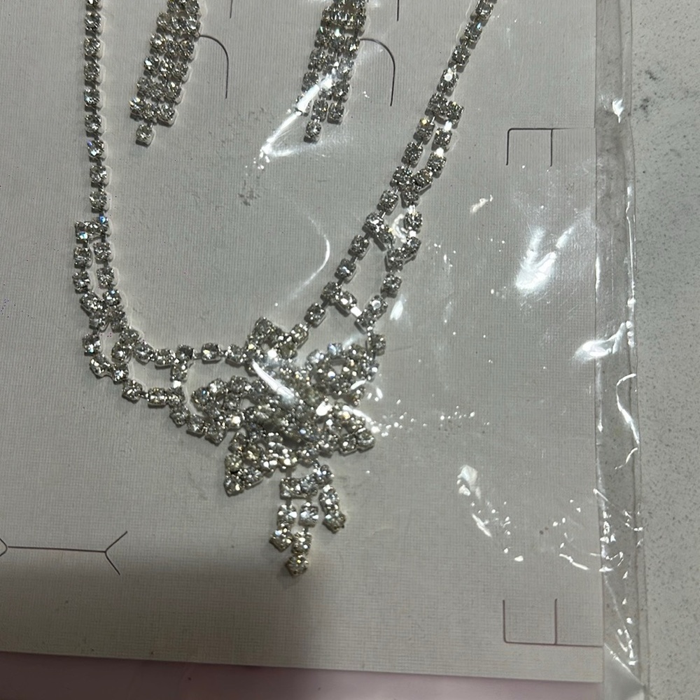 Elegant Silver Necklace and Earring Set